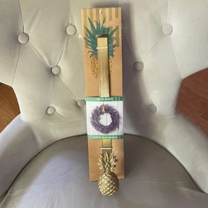 NWOT Wreath Holder